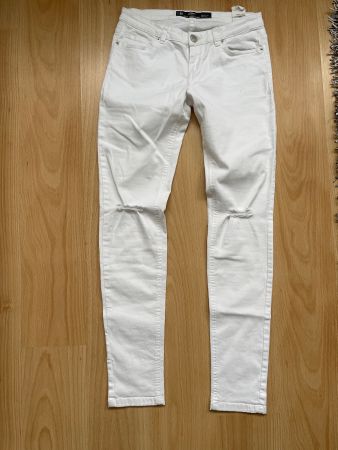 S`Oliver Jeans weiss mit Flicken Gr 29 L32